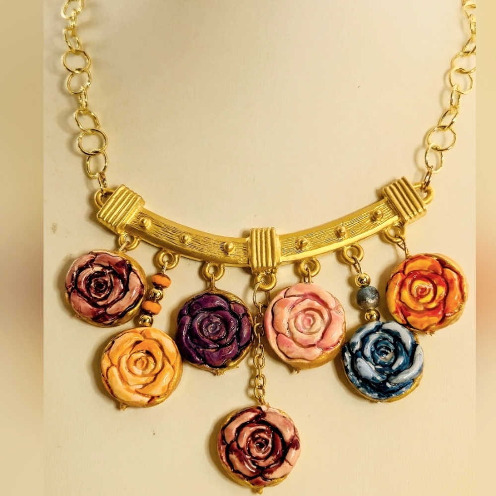 Kisses From Dried Roses In Handpainted Clay Cottagecore Gold Plated Necklace - Picture 4 of 9